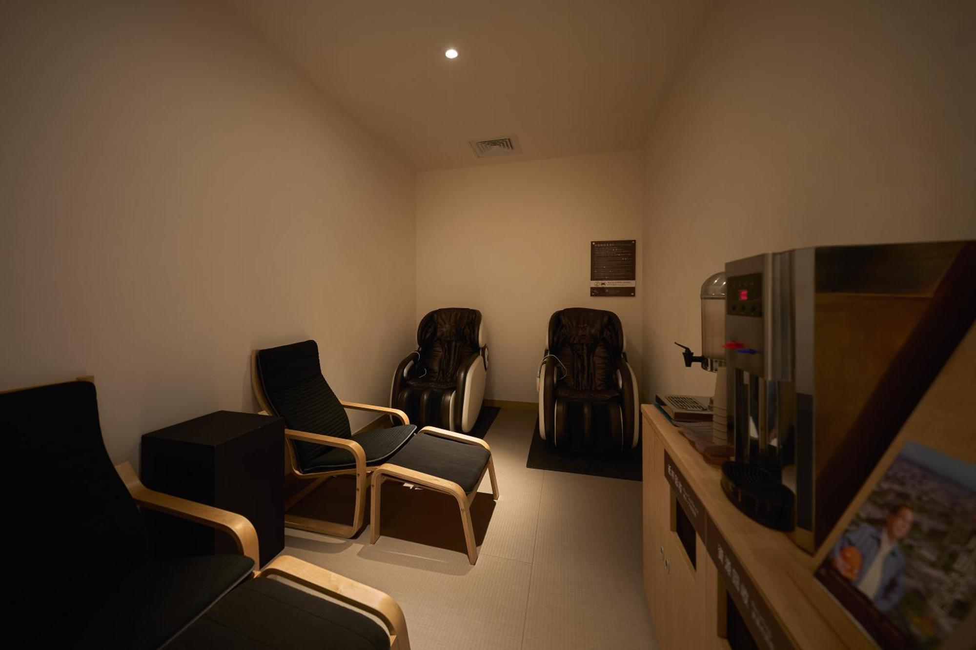 Hotel Royal Chiao Hsi Цзяоси Экстерьер фото Massage chairs
