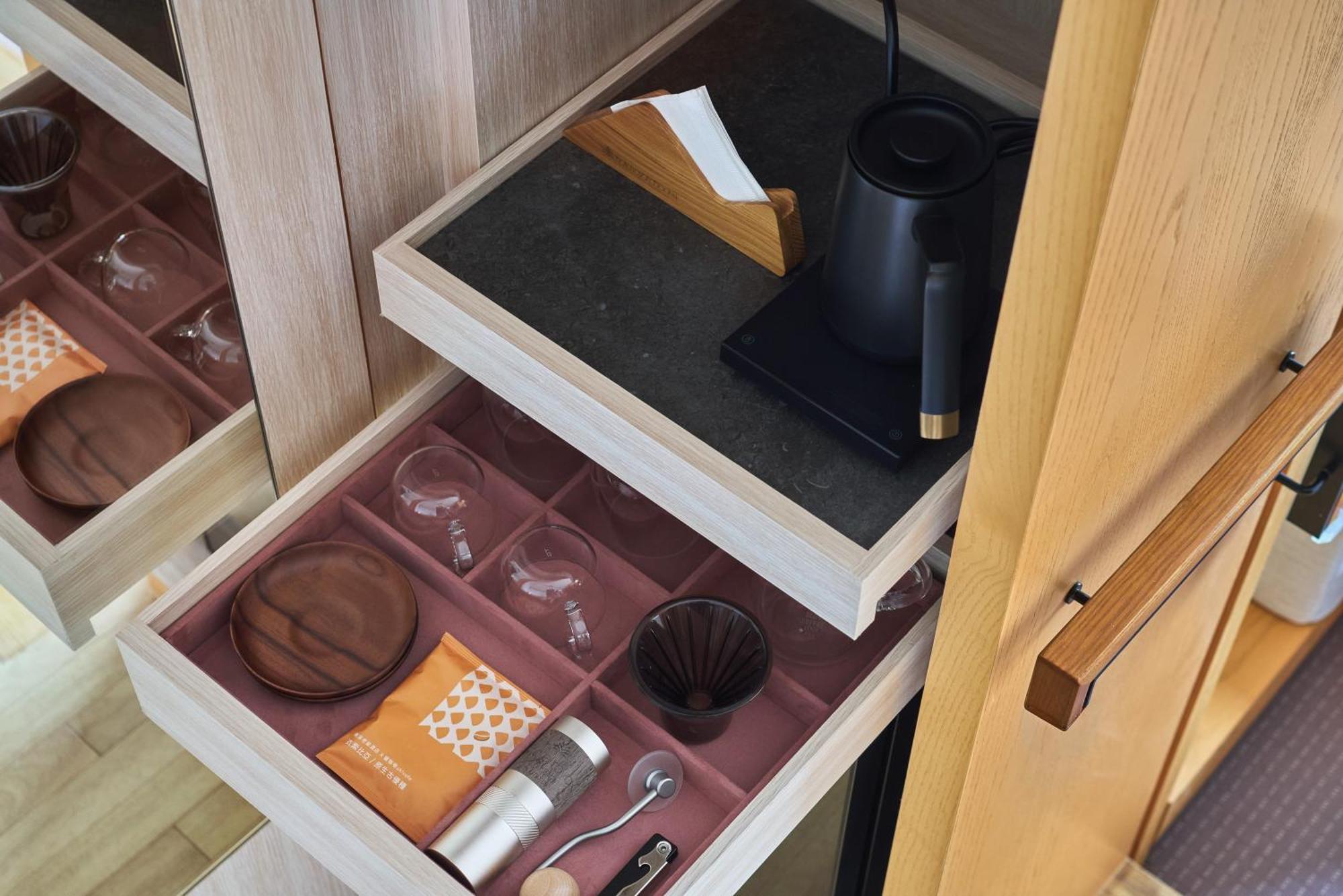 Hotel Royal Chiao Hsi Цзяоси Экстерьер фото A drawer with a divider