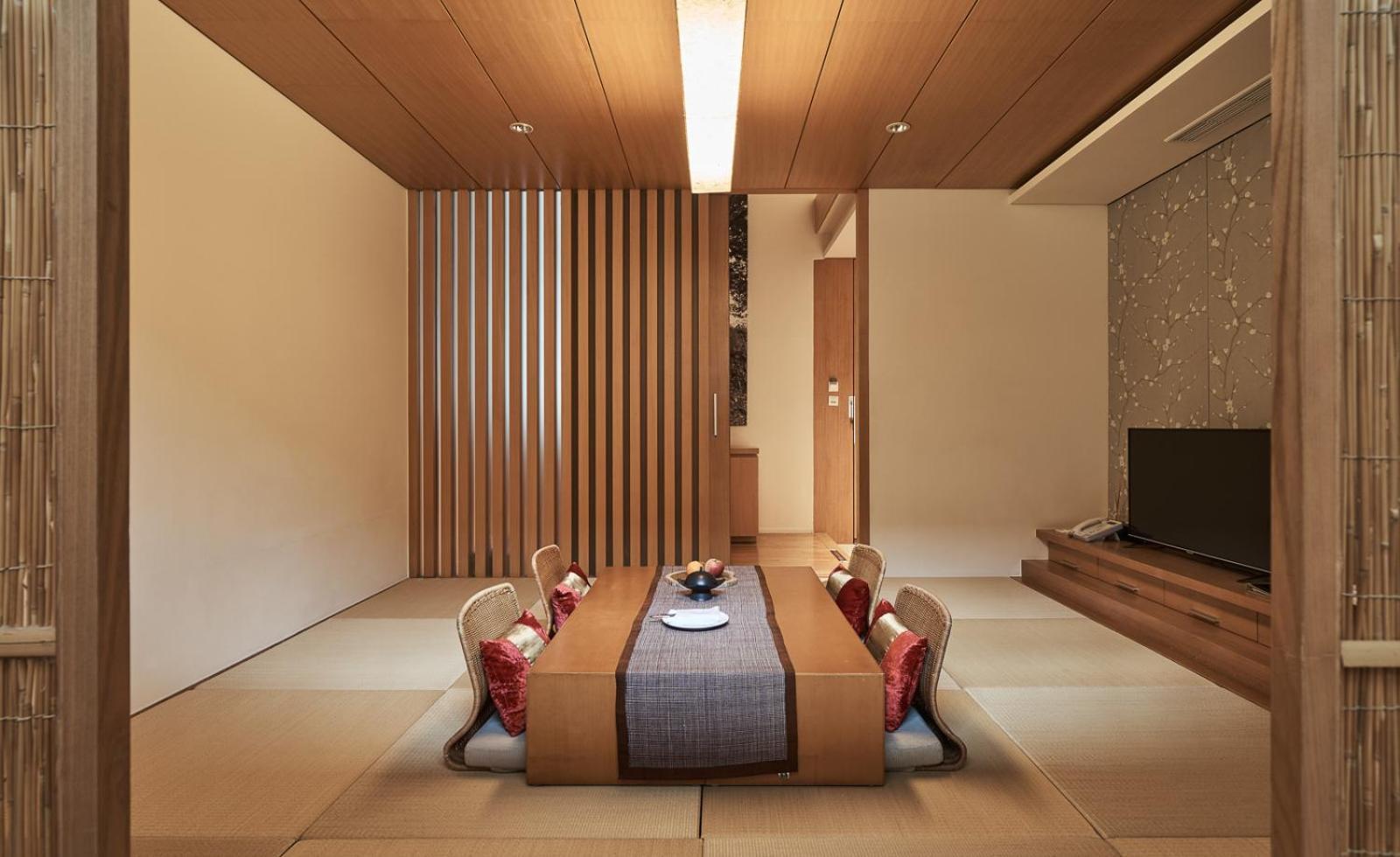 Hotel Royal Chiao Hsi Цзяоси Экстерьер фото A modern Japanese dining room