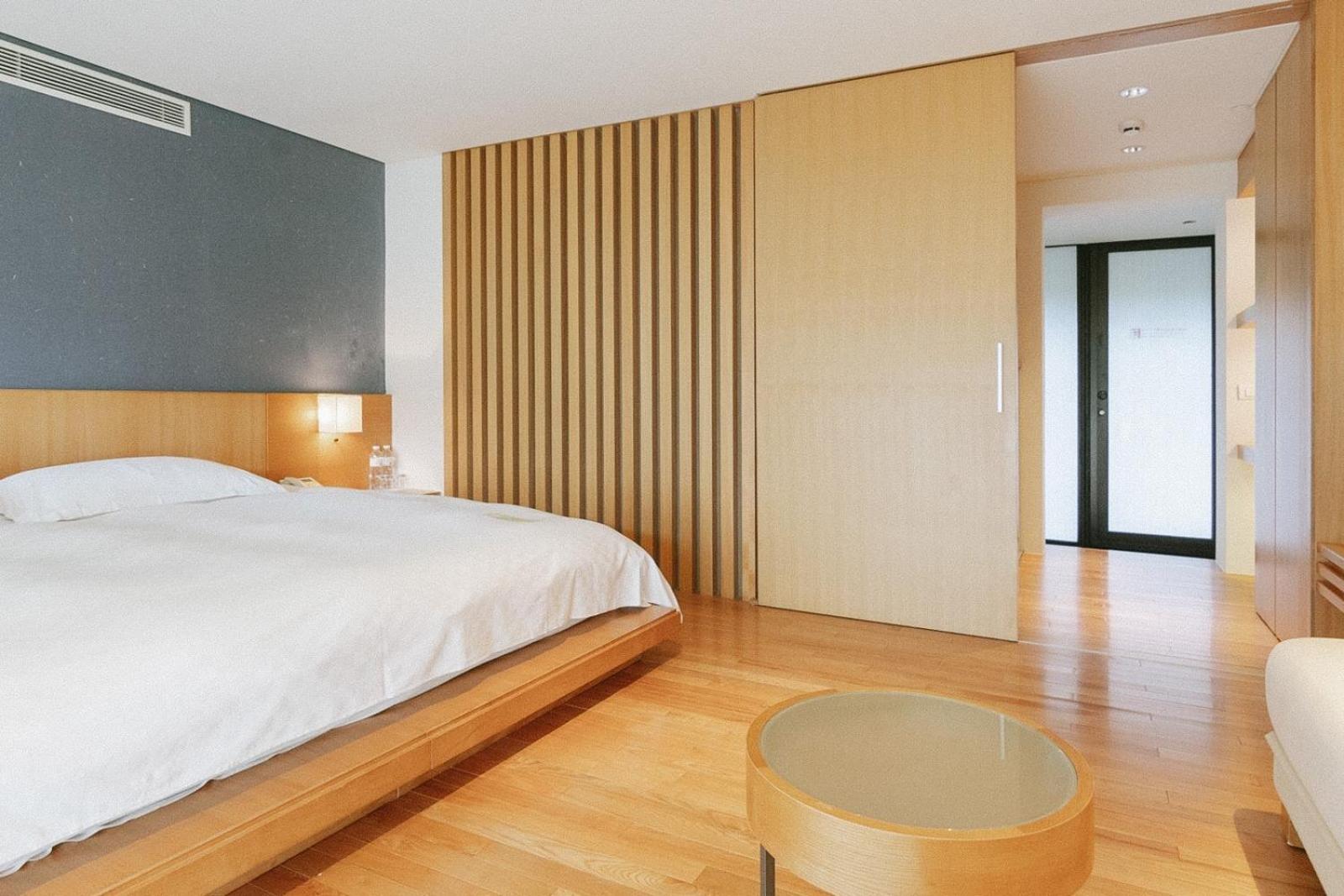 Hotel Royal Chiao Hsi Цзяоси Экстерьер фото Sliding door