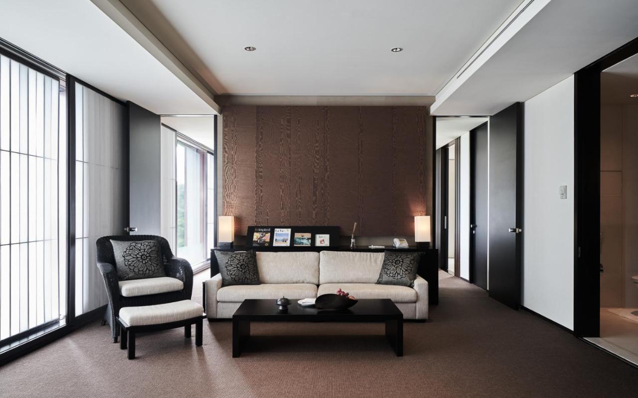Hotel Royal Chiao Hsi Цзяоси Экстерьер фото Interior of a suite at the Mandarin Oriental, Tokyo