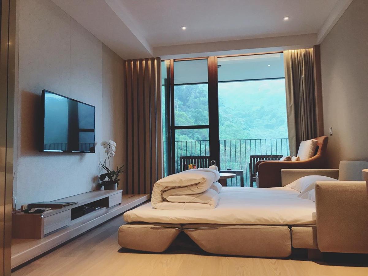 Hotel Royal Chiao Hsi Цзяоси Экстерьер фото A sofa bed